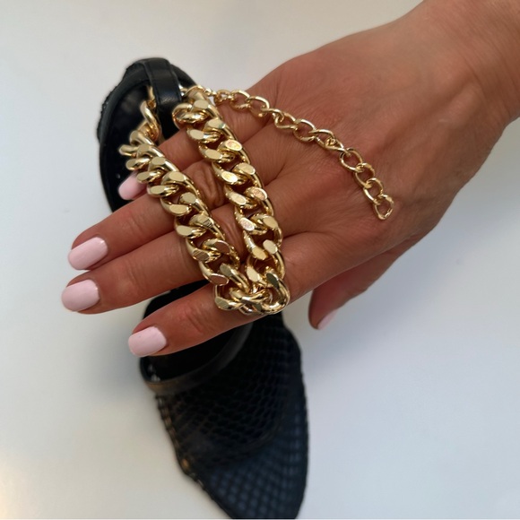 Bottega Veneta Chain Stretch Net Pumps - Picture 10 of 12